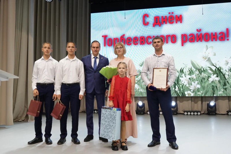 Артём Здунов — жителям Торбеевского района: «Спасибо за труд и любовь к родному краю!»